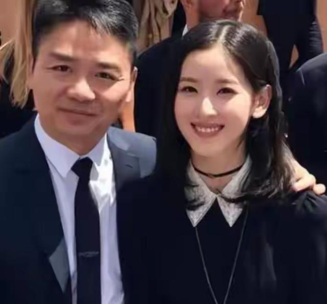 十年婚姻成笑话？32岁章泽天再次官宣喜讯	，刘强东成为“过去式”