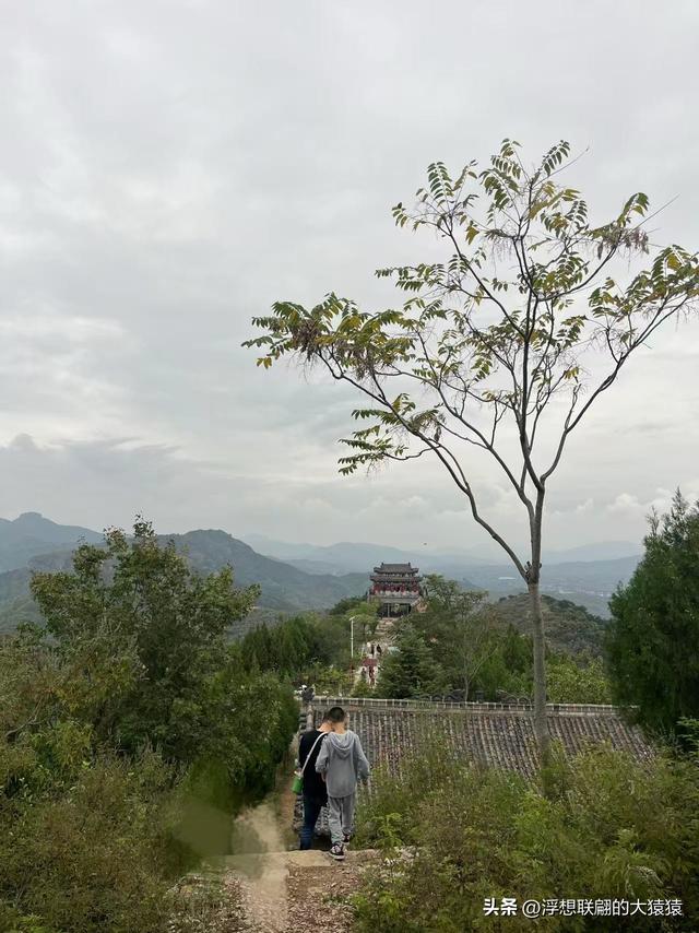 蒙阴七十二崮之一的瞭阳崮，不仅有壮丽风光，还曾有过血雨腥风