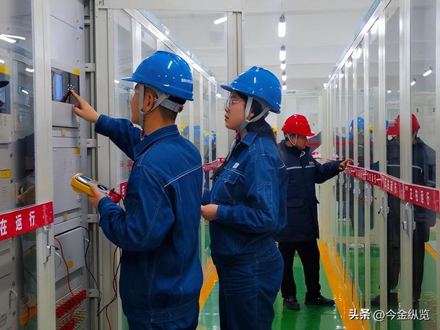 戈壁滩上惊天巨变！中国官宣两件能源大事，西方惊呼不可思议？