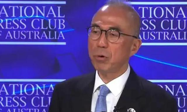 中国首次提“侵略”2字，高市早苗甩出妙计，把日本的帮手全找来