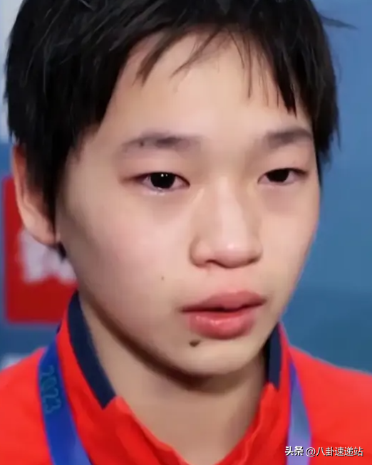 全红婵隐患曝光！跳水皇后揭露，发育长胖只是表象，真困境被忽视