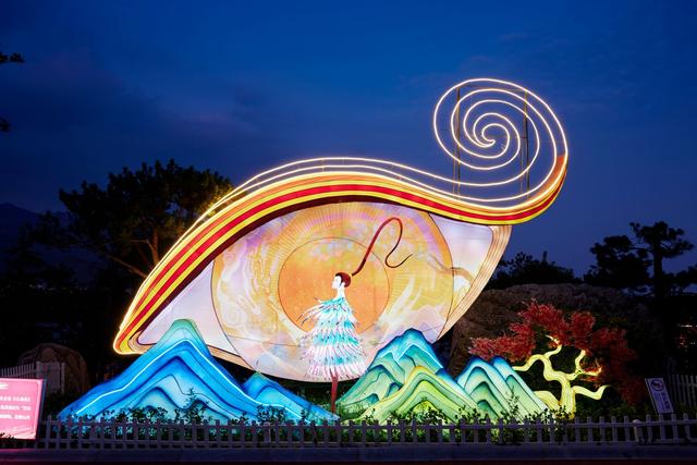 泰安泰山石敢当景区，夜色下精彩无限，来一场沉浸式神话解读之旅
