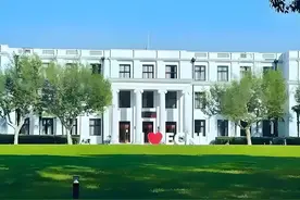 想要当老师的同学，这几所大学一定要了解，毕业就是编制图片