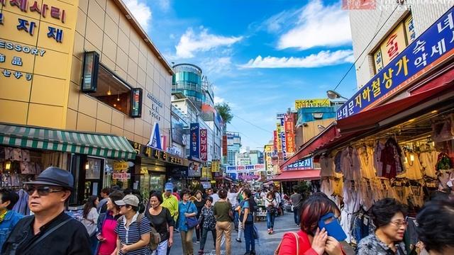 继德国之后，英国也开始贴出“中文标语”？中国游客：不能够接受