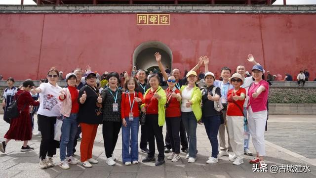 移动的星级酒店 邂逅千年古城！“熊猫专列”再度驶入建水