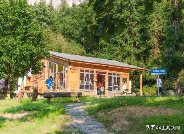“雄奇山水”火爆出圈 “赛博朋克”全球引客