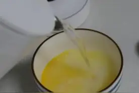 开水冲鸡蛋滴香油，坚持喝半年，最后会怎样？揭晓真相图片