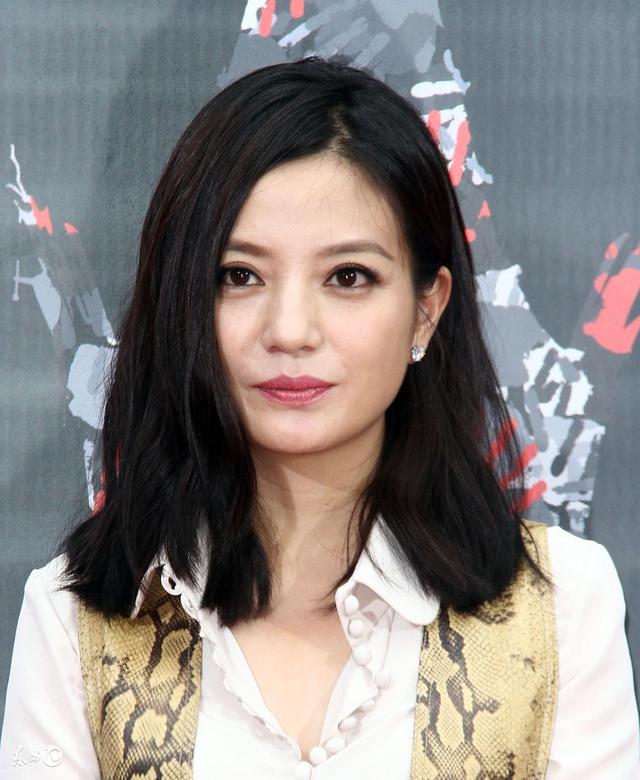 封杀四年，49岁赵薇突传消息，因胃癌去世传闻5个月前就真相大白