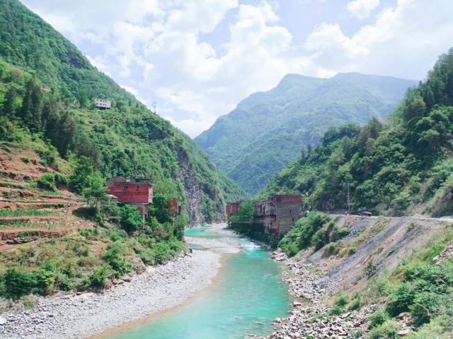 穿行巴山大峡谷，跨越川渝省界（宣汉-城口）