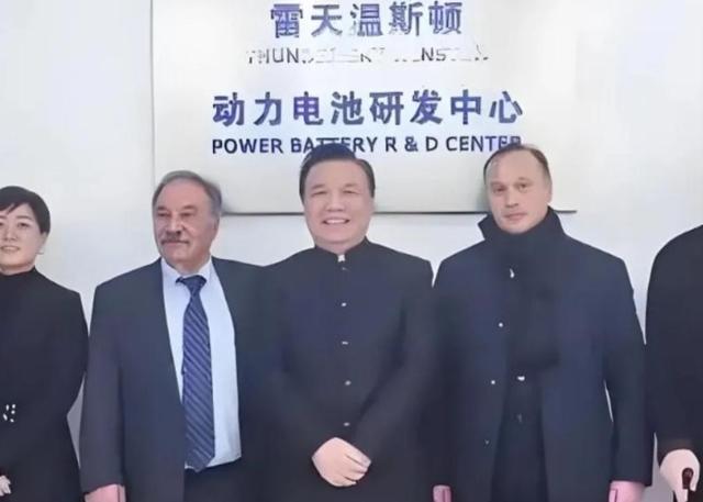 报应来了！捐给美国7千万，满嘴“中国穷关我啥事”，如今破产了