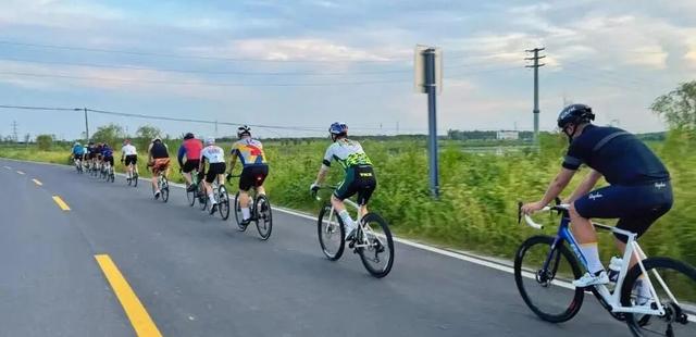 与世界级车手同赛道！解锁苏州太湖1号公路东太湖S湾最美骑行线