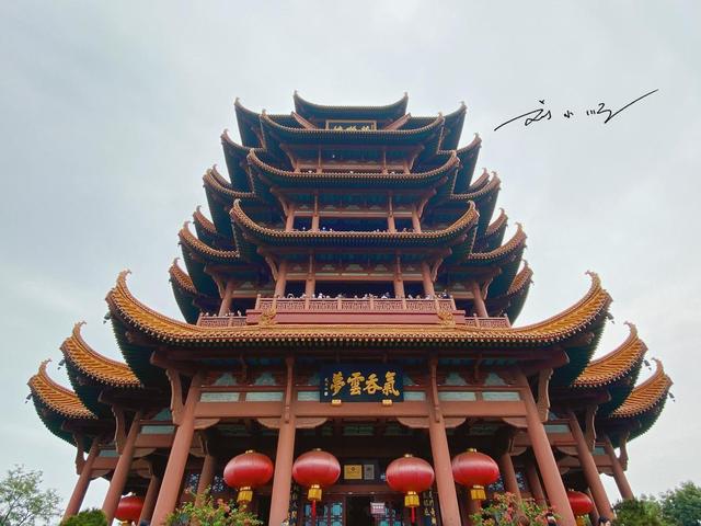 武汉最著名地标：已有1800多年历史，游客疑惑：为什么还有电梯？