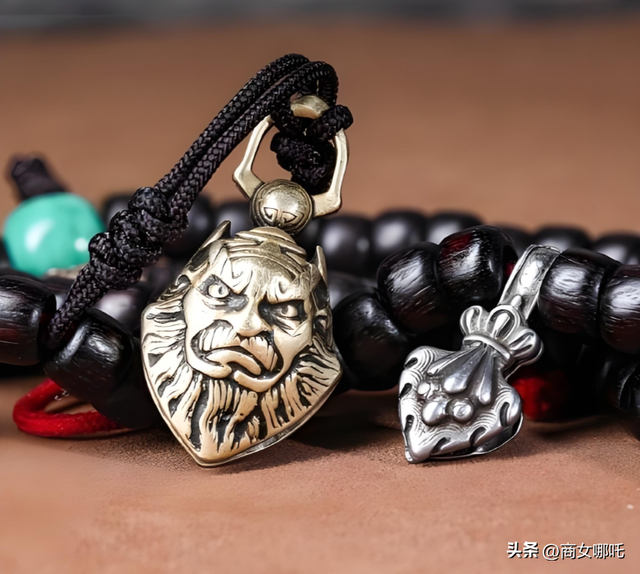 这样搭配，绿松石也能高级又日常！