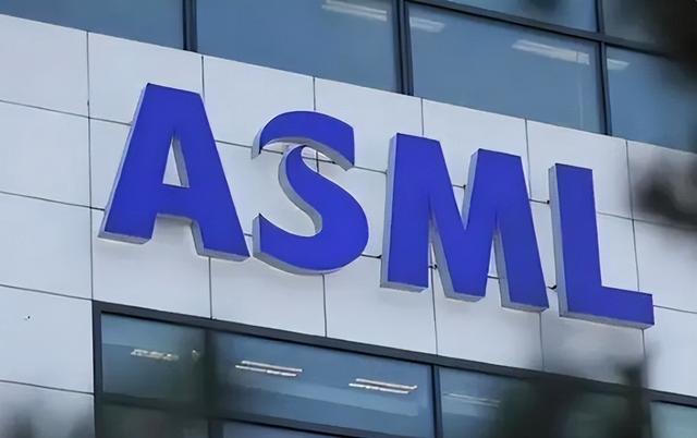 国产光刻机来了！中国发布氟化氩光刻机，与荷兰仍有20年差距