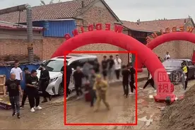 穿日军服装迎亲！扮演“鬼子进村”抢新娘，网友：别拿底线开玩笑图片