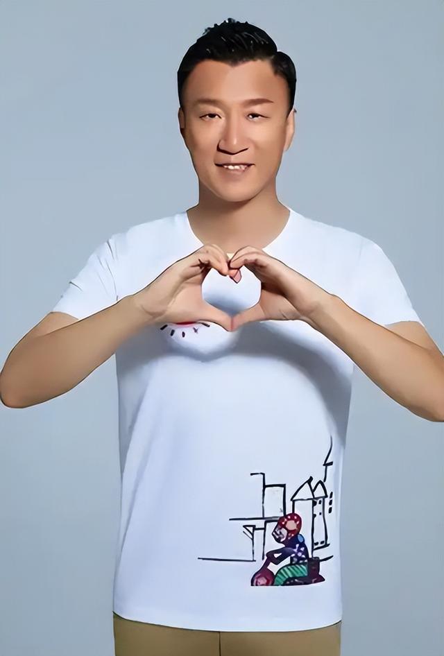 全家移民澳洲传闻真相大白1年，孙红雷近况曝光，一点都不意外