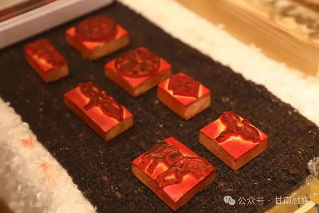 夏河：趣味文创受游客青睐