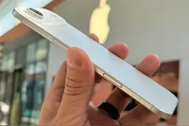 再见！实体 SIM 卡，你好！eSIM 卡图片