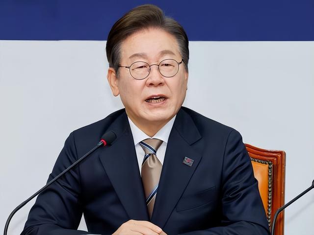 高市安排妥了	，李在明在日本吃晚宴，饭还没下肚，中方先回了14字