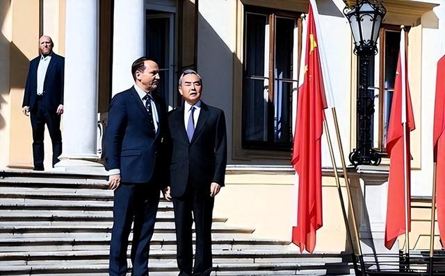 切断中欧班列后，波兰拒绝放行？中方开门见山，直接挑明两个后果