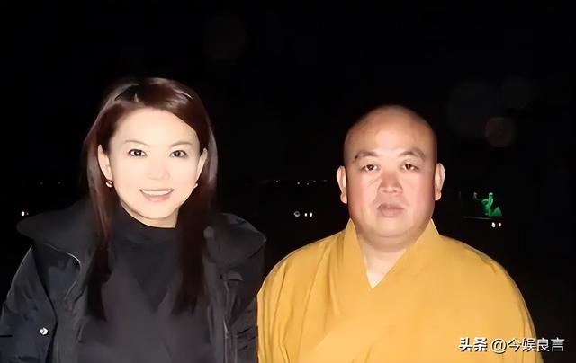 李湘不再隐忍，公开回应与释永信的真实关系，亲吻照真相终于大白