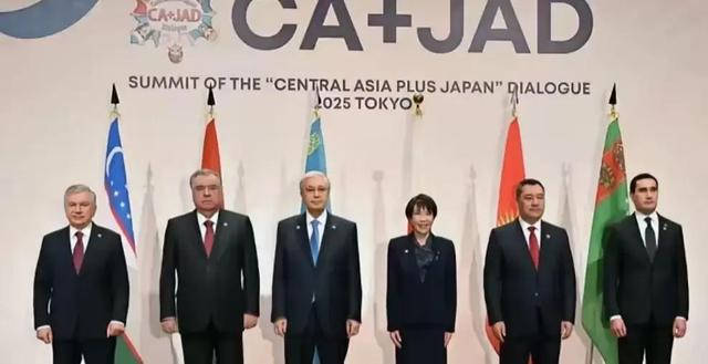 高市刚敲定稀土大单，哈萨克斯坦趁虚而入	，结果被中国卡脖子