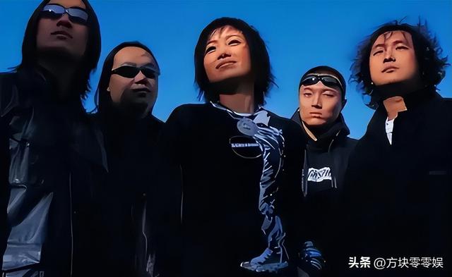 她连上5次春晚，私下却和恩师同居怀孕被骗流产，今57岁依然单身
