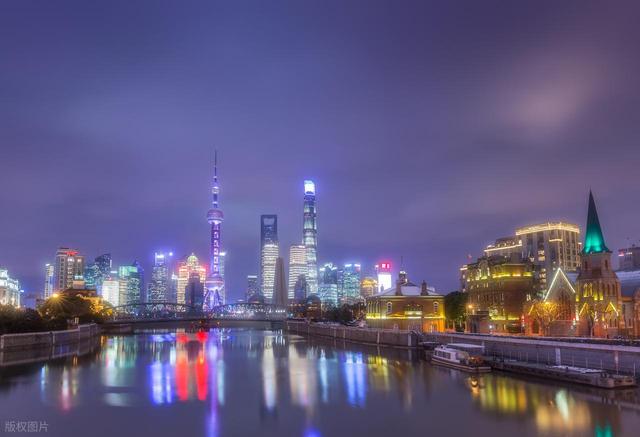 北上广城巴佬，挤爆河北县城