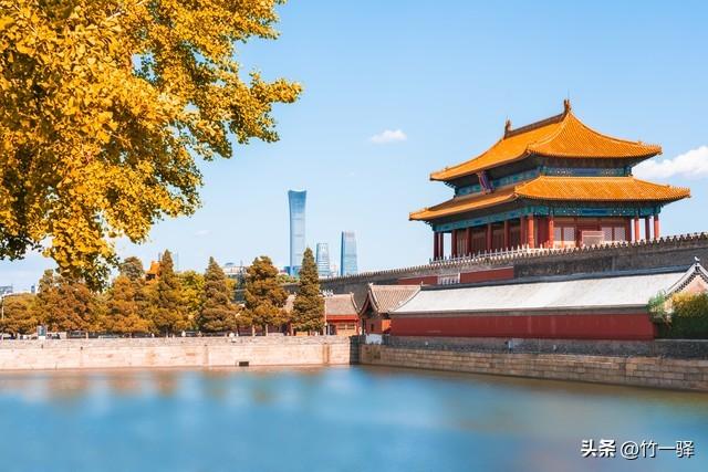 Deepseek和百度AI共同推荐北京红叶区：到北京旅游至少要去三个。