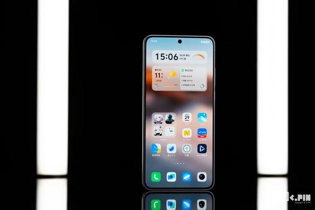 2599买骁龙8至尊版芯片，iQOO还在买芯片送手机