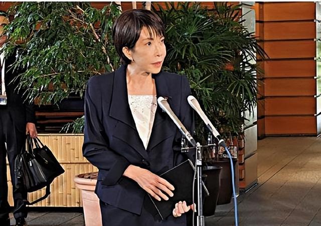 日要求中国马上撤回！中方强势回应，解放军4艘万吨大驱上场