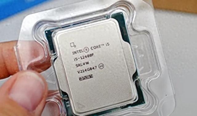 Core i5-12400F+GeForce RTX 5050性能如何？7款游戏测试出炉