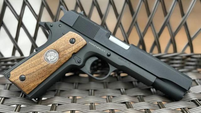 岩岛兵工厂M1911A1 适用专业比赛与实战 经典复刻让人爱不释手