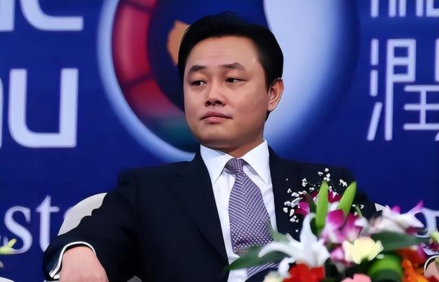 黄光裕：入狱了11年，银行账户躺着225亿，出狱后的他过得咋样？
