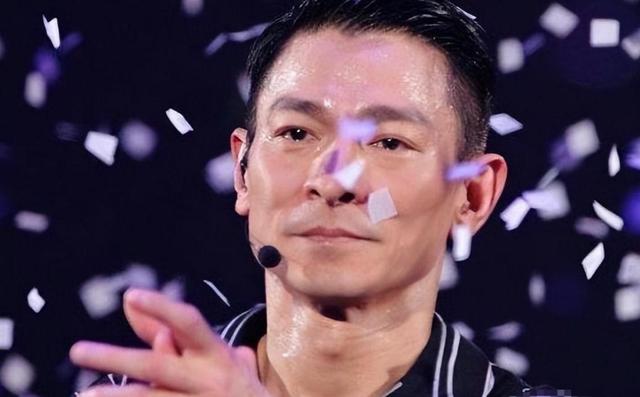杨议讽岳云鹏开演唱会 郭德纲回应