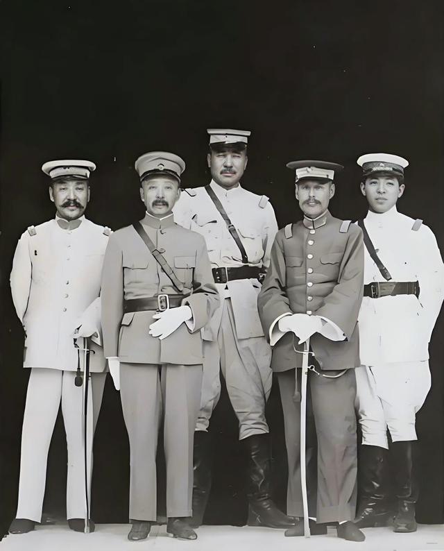 京剧演员谢虹雯：丈夫杨宝森早逝，改嫁张君秋后遭继子继女诟病