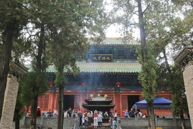 少林寺换方丈已1个月，9990元高价香刚被摒弃，就有恶心一幕出现
