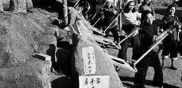 他37岁担任甘肃省委书记，40岁被开除党籍，44岁被撤销一切职务