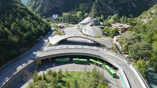 护航暑期旅游！四川九寨沟交通织密安全保障网