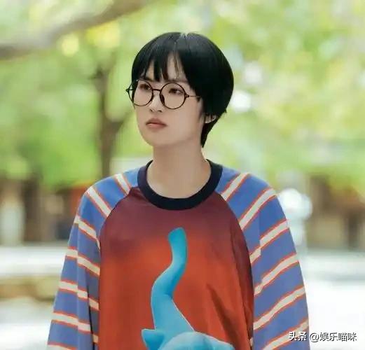 当53岁孟晚舟和27岁姚安娜同框,才发现,两人差距一目了然