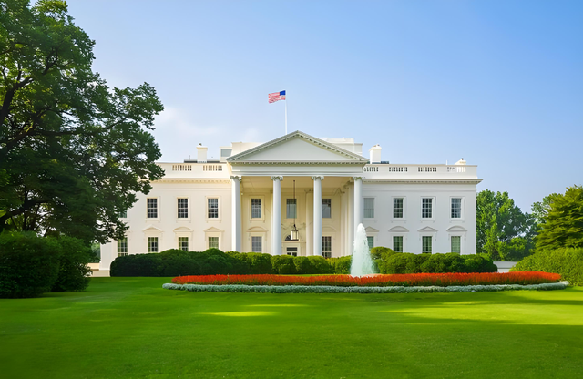 令人震惊！特朗普失控了	，美国失控了，我们该怎样应对？