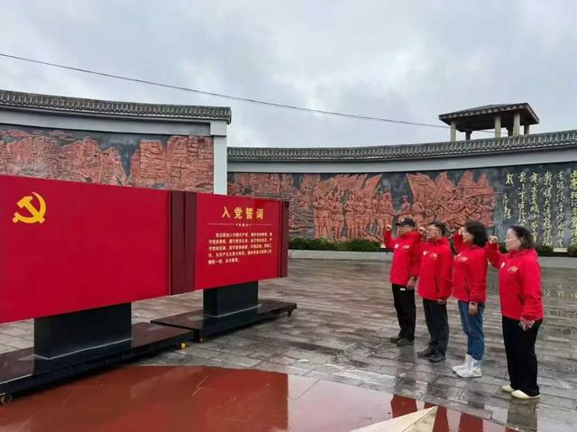 必走一次长征路！从瑞金到延安，27天跨9省区、翻雪山、过草地