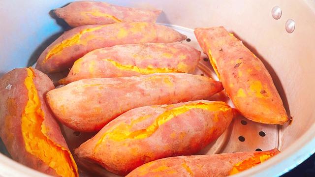 李兰娟直言：天冷经常吃蒸红薯的人，不用几个月，身体或有5变化