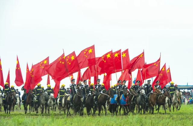 高清大图丨最美的不是下雨天，而是与你一起奔赴那达慕！