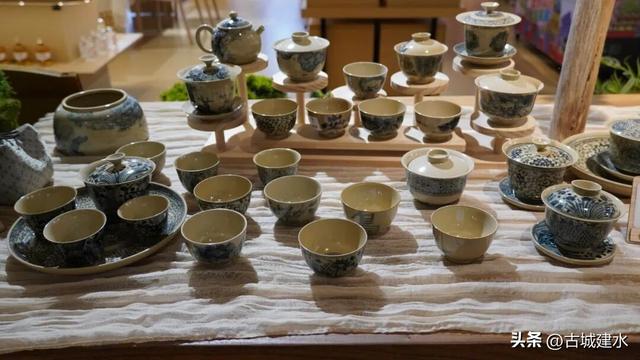 把建水“装”进口袋！这届年轻人爱上带走的古城记忆