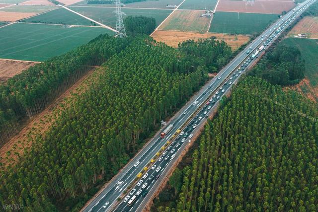 亲情在车轮上流淌 ——载着父母去旅行 西安堵车