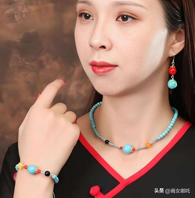 这样搭配，绿松石也能高级又日常！