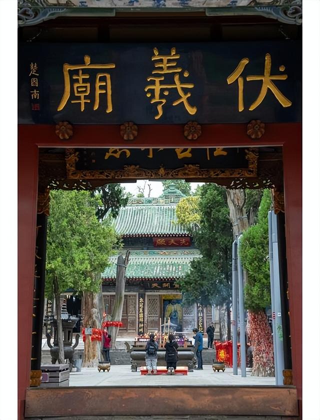 我是铜川人，去了宝鸡和天水，实话实说：这俩陕甘邻城差异真不小