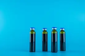 清热解毒，利咽消肿，聊一聊治疗感冒的常用中成药-蓝芩口服液图片