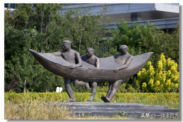 在大连陵水湾打造出的“海纳百川”国际雕塑景观带